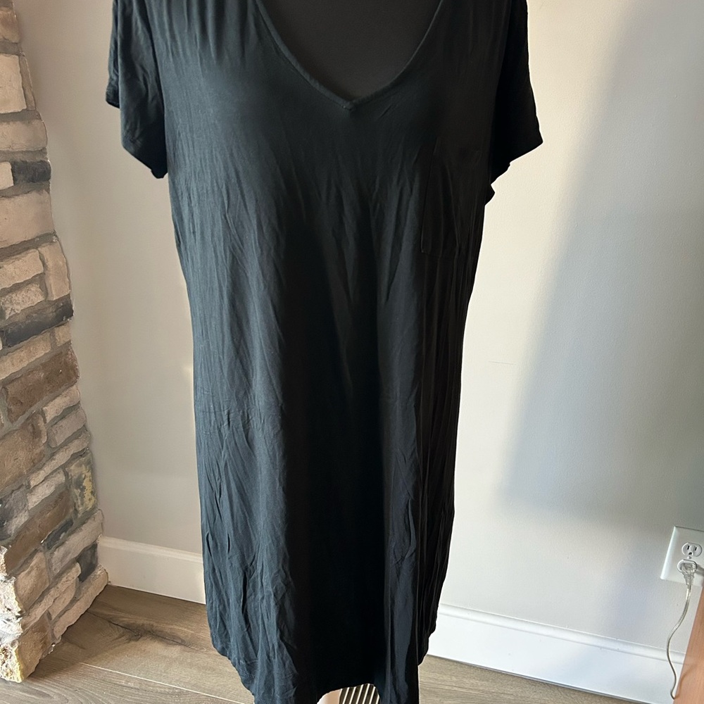 Black V-Neck Short Sleeve Nightgown